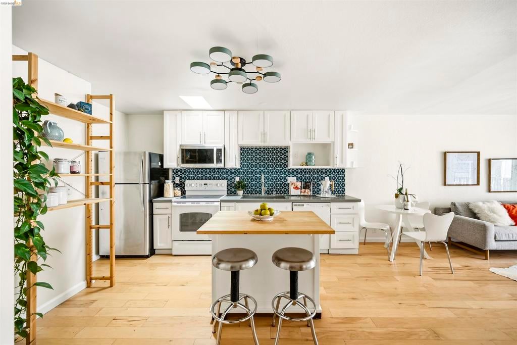 427 Lagunitas Ave 305