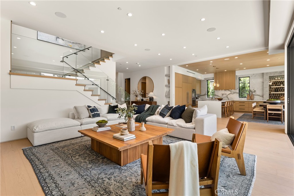 Properties 4 13536 Morrison Street