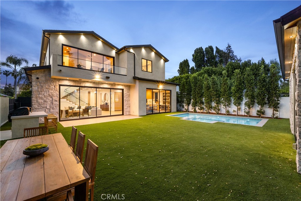 Properties 2 13536 Morrison Street