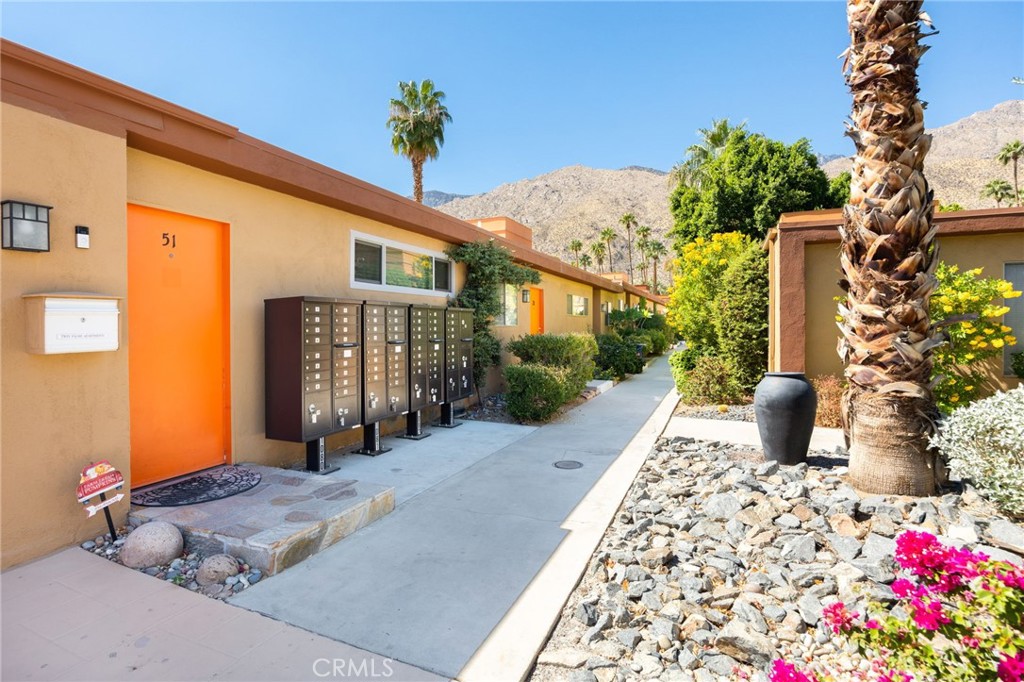 495 E Twin Palms Drive