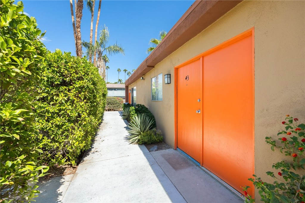 495 E Twin Palms Drive