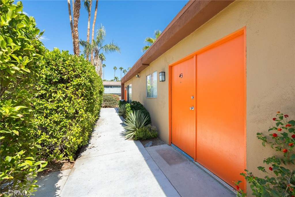 495 E Twin Palms Drive