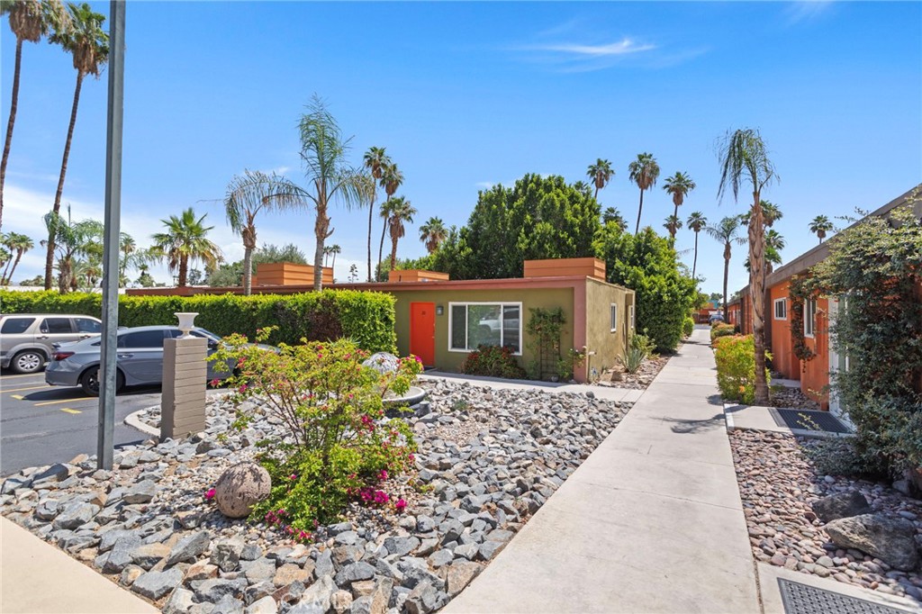 495 E Twin Palms Drive