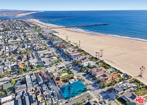 Photo of 301 Ocean Avenue, Seal Beach, CA 90740 (MLS # 26640821)