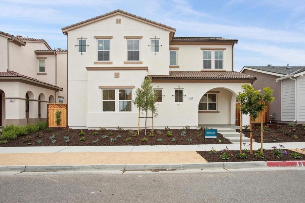 619 Santa Lucia Way