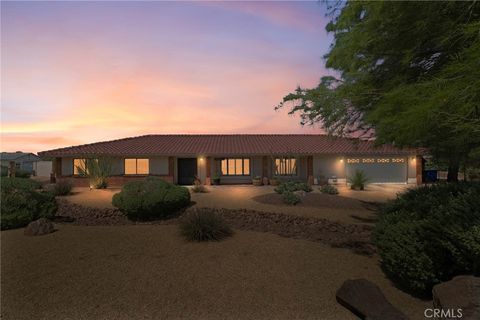 Photo of 19240 Tonkawan Rd, Apple Valley, CA 92307 (MLS # HD26073721)