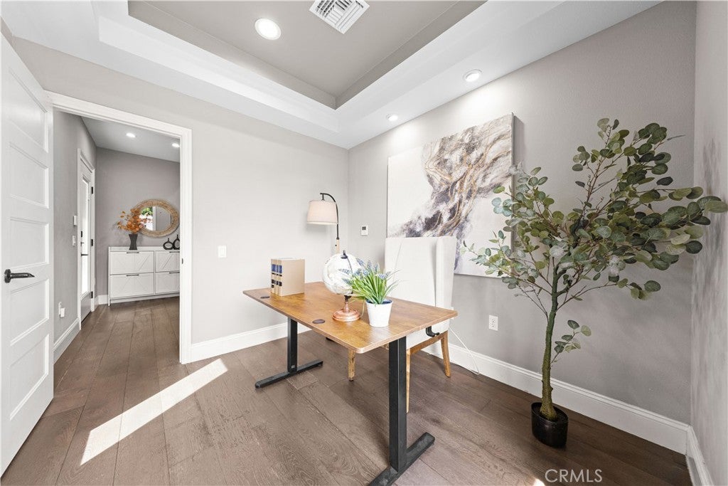 519 W Newby F