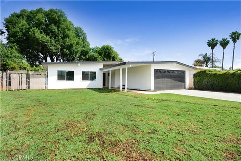 2073 Arthur Avenue Pomona CA 91768