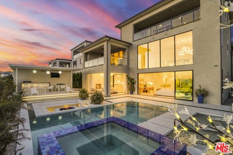 20312 W Willoughby Lane Porter Ranch CA 91326