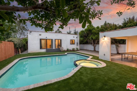 Photo of 173 South Alta Vista Boulevard BLVD, Los Angeles, CA 90036 (MLS # 26104156)