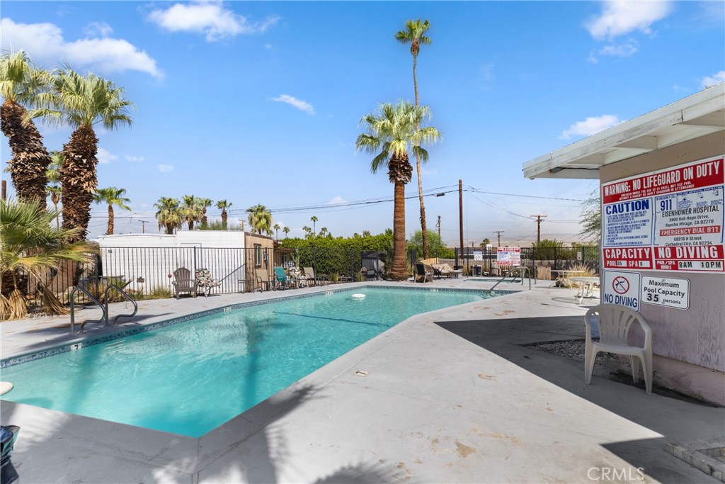 Cathedral City Cove (33611) - Manufactured In Park