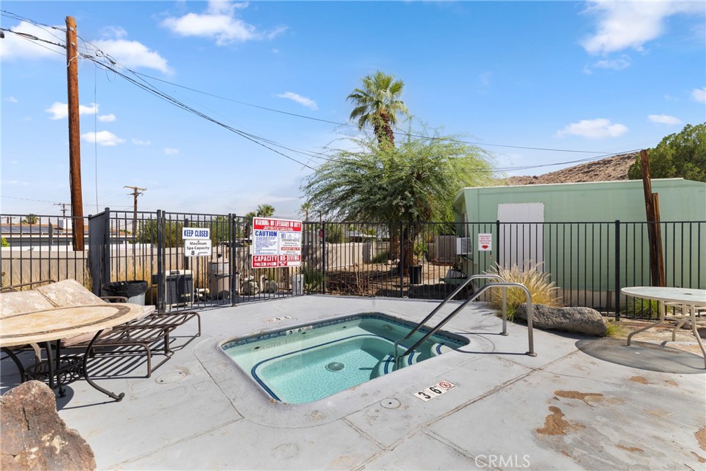 Cathedral City Cove (33611) - Manufactured In Park