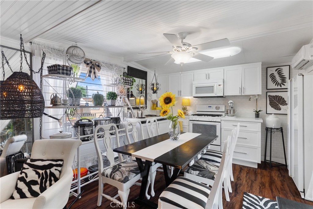 Cathedral City Cove (33611) - Manufactured In Park