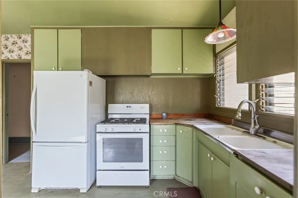 Los Angeles, California 90068, United States, 4 Bedrooms Bedrooms, ,3 BathroomsBathrooms,Residential,Active,224994