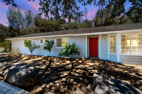 Photo of 4074 Lakeview DR, Mariposa, CA 95338 (MLS # PW26167187)