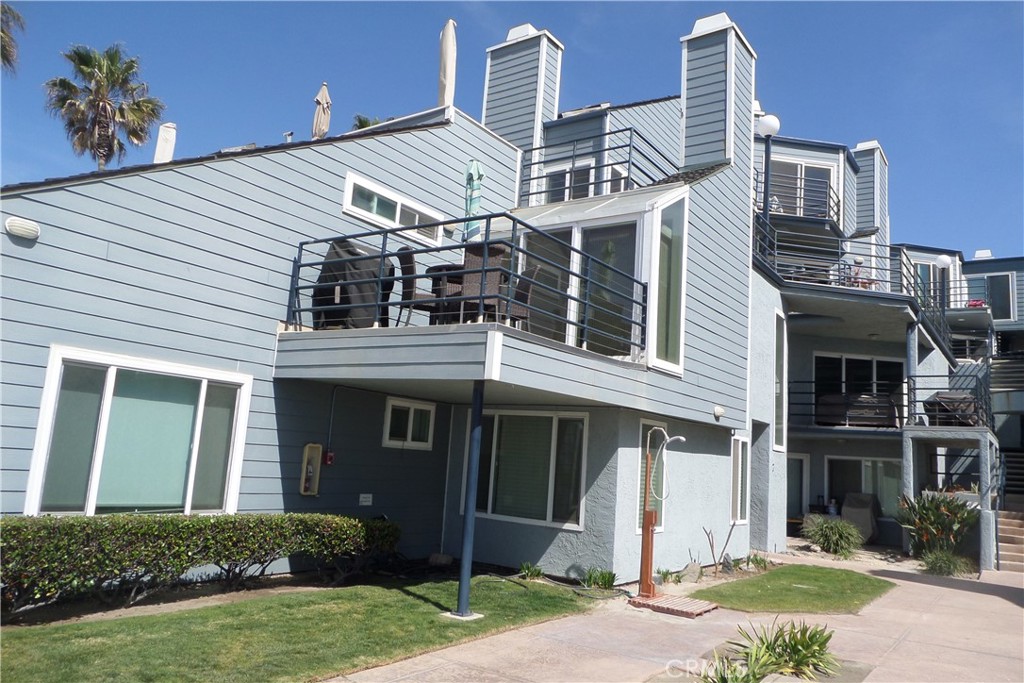 804 N The Strand 7