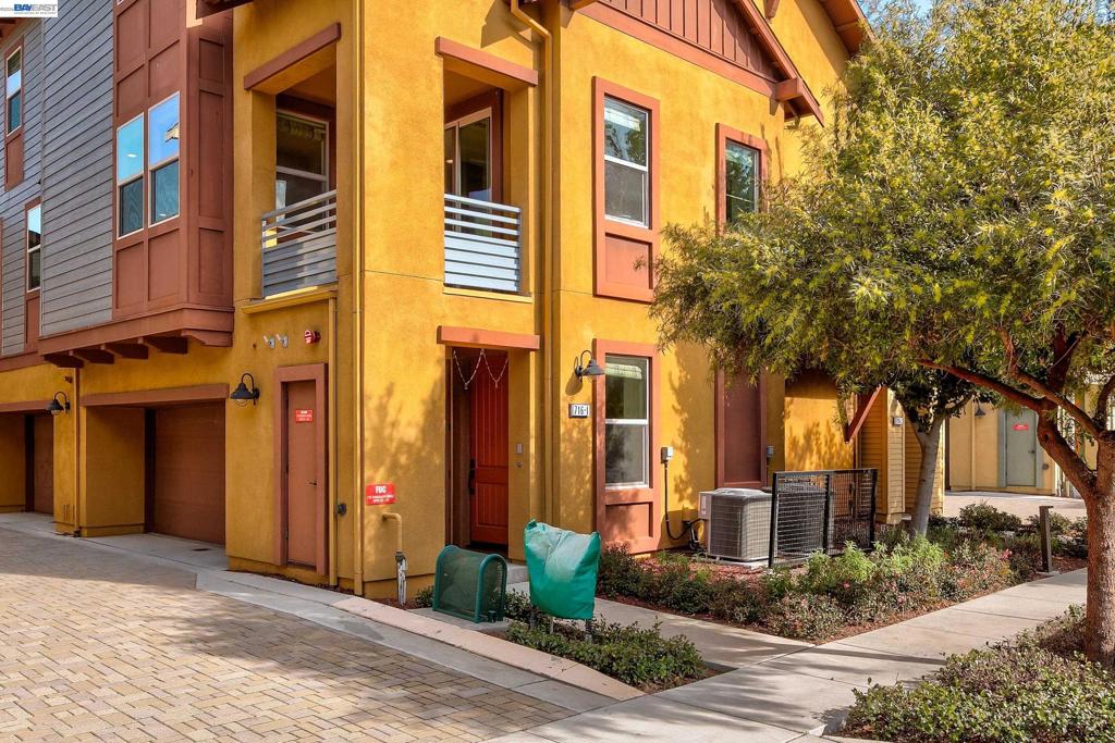 716 TRANQUILITY CIR 1