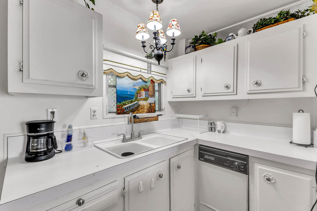 Parkview Mobile Esta - Manufactured In Park