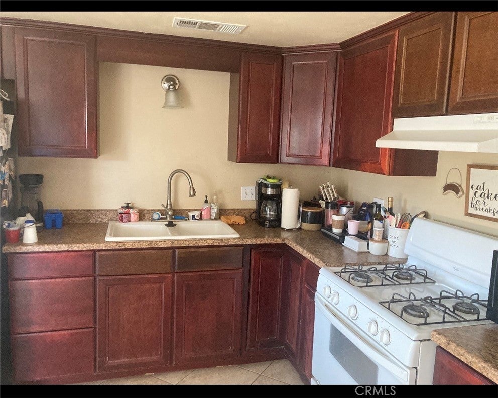 17366 Pinedale