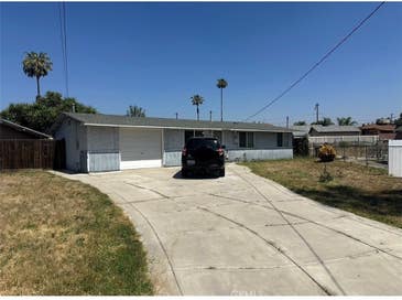 17366 Pinedale Fontana CA 92335