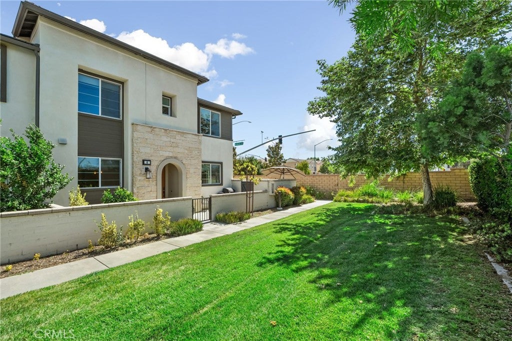3860 S Oasis Paseo 6