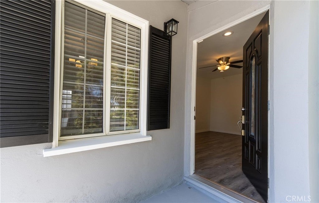 1104 E Wilshire