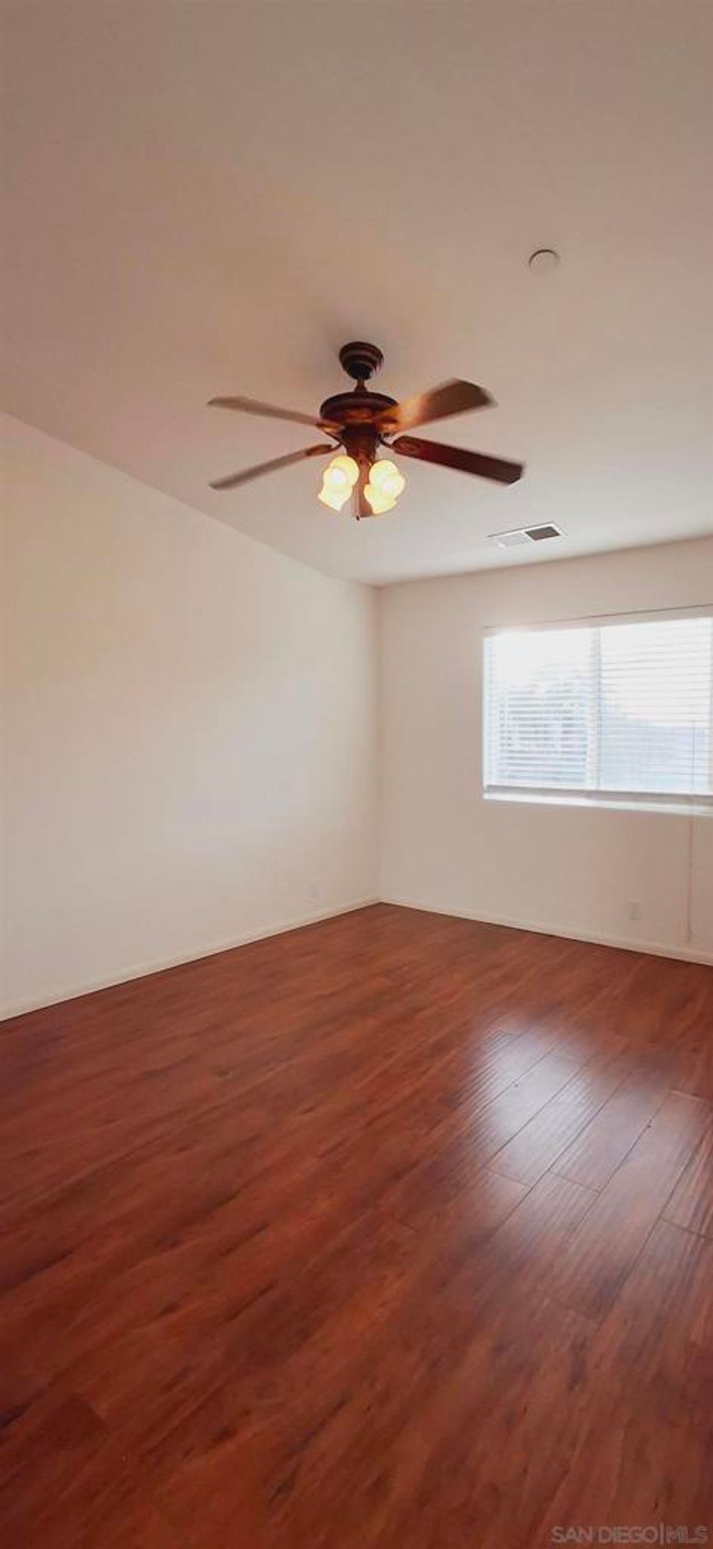 listing image 130726222340919074889
