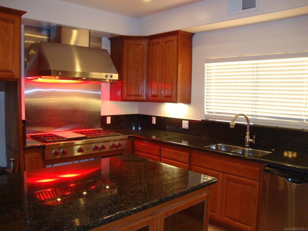 listing image 130728404846252649202