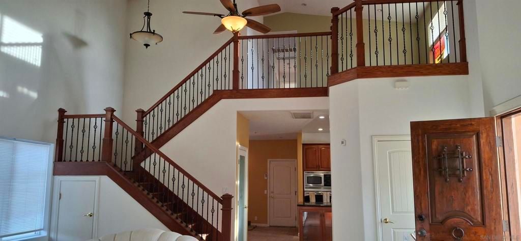 listing image 130725475866537448636