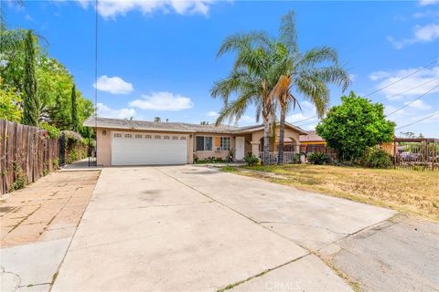 Photo of 9085 Poplar AVE, Fontana, CA 92335 (MLS # CV26096399)