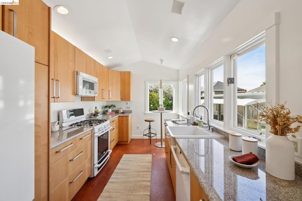 1234 1234 Stannage Ave