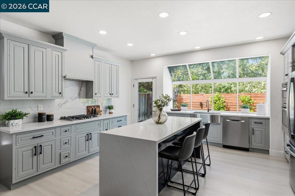 126 Blackstone Dr