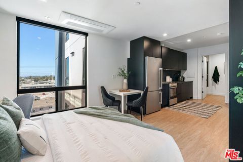 Photo of 3688 Overland Avenue #641, Los Angeles, CA 90034 (MLS # 26642553)