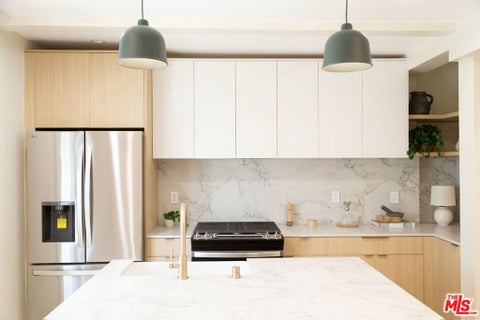 Photo of 1409 N Hudson Avenue #A, Los Angeles, CA 90028 (MLS # 26102587)