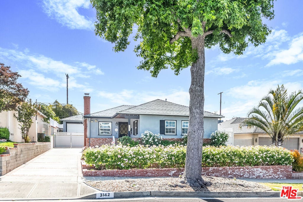 3142 N Naomi Street