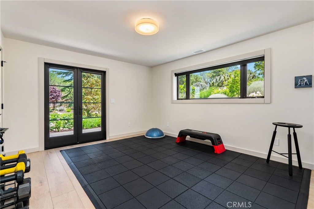 listing image 130728094387697646524