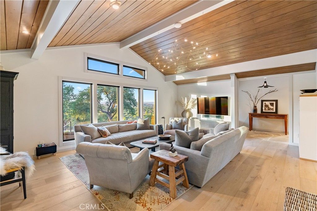 listing image 130726527060107237916