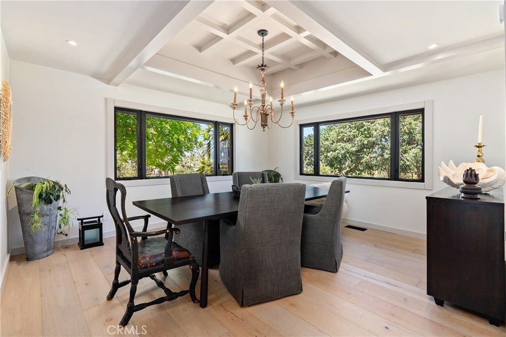 listing image 130725729383649153071