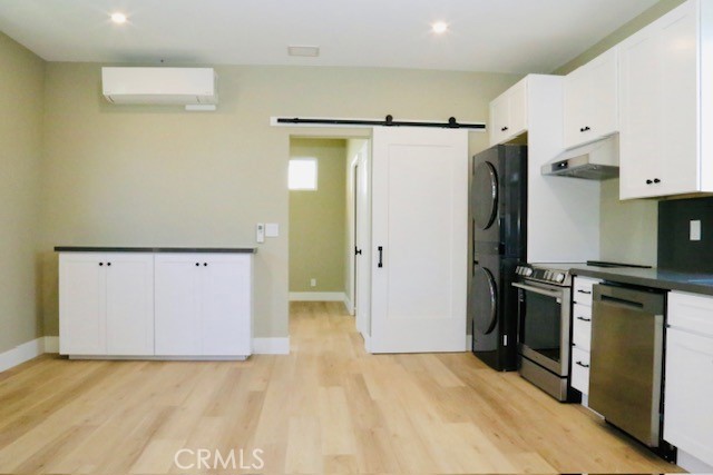 Brand New 2 Bed / 2 Bath ADU in Westside Costa Mesa – Private Yard!
Be the first to live in this stunning brand new construction ADU, offering 750 sq ft of stylish, modern living in the heart of Westside Costa Mesa. This detached 2-bedroom, 2-bath home features a thoughtfully designed layout with high-end finishes and an abundance of natural light.
Enjoy a contemporary kitchen with brand new stainless steel appliances, quartz countertops, and custom cabinetry. Each bedroom is spacious, with ample closet space, and both bathrooms offer sleek, modern fixtures. The open-concept living area flows effortlessly out to your own private yard — ideal for entertaining, relaxing, or simply enjoying the coastal breeze.
Additional highlights include in-unit washer/dryer, energy-efficient systems, and split A/C units for year-round comfort. Located on a quiet residential street just minutes from shopping, restaurants, parks, and the beach.
Available now – this is modern Costa Mesa living at its finest!