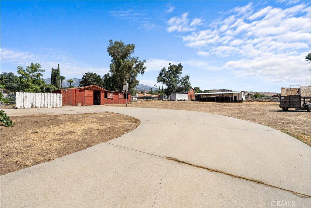 10890 Winesap Avenue