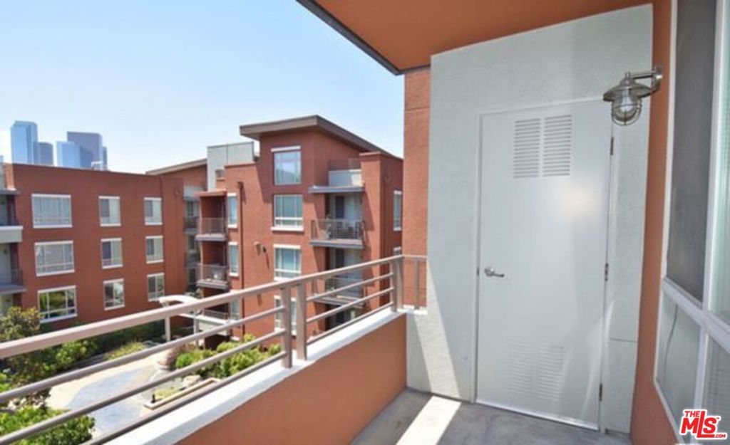 100 S Alameda Street 453