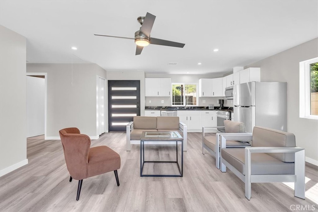 Welcome to this brand-new, spacious 1-bedroom, 1-bathroom home with private access, located in a quiet and safe neighborhood in the heart of Woodland Hills. This modern unit features a bright, open layout, a brand-new kitchen with all-new appliances, a large closet, and a private in-unit laundry room for your convenience. Enjoy being just minutes from Westfield Topanga Mall, The Village, Costco, Pierce College, top restaurants, and easy freeway access. Set in a fully residential area, this home offers the perfect mix of comfort, privacy, and unbeatable location. Don’t miss out on this fresh new space in one of the Valley’s most desirable communities!