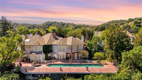 Photo of 4548 Ellenboro Way, Woodland Hills, CA 91364 (MLS # BB26062455)