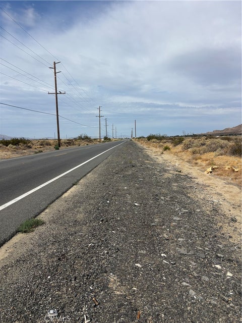 Photo of 0 COR PALMDALE BLVD 172, Palmdale, CA 93591 (MLS # SR26190092)