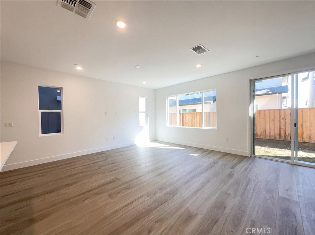 374 N Palm Springs