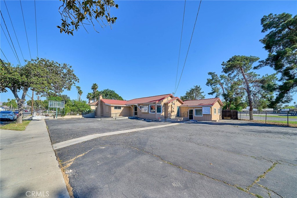 5430 Arlington Avenue