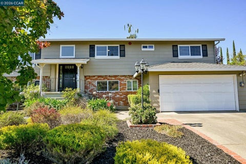 Photo of 5706 Pepperridge Way Way, Concord, CA 94521 (MLS # 41141945)