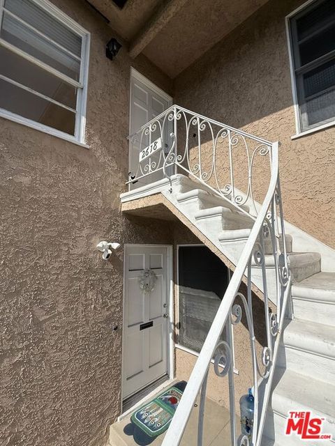 Tiny photo for 2618 S Barrington Avenue, Los Angeles, CA 90064 (MLS # 25588757)