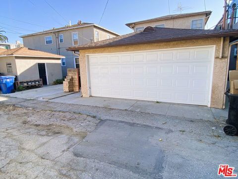 Tiny photo for 2618 S Barrington Avenue, Los Angeles, CA 90064 (MLS # 25588757)