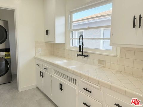 Tiny photo for 2618 S Barrington Avenue, Los Angeles, CA 90064 (MLS # 25588757)